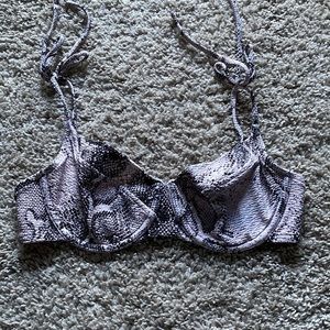 Victoria’s Secret bikini top size small
